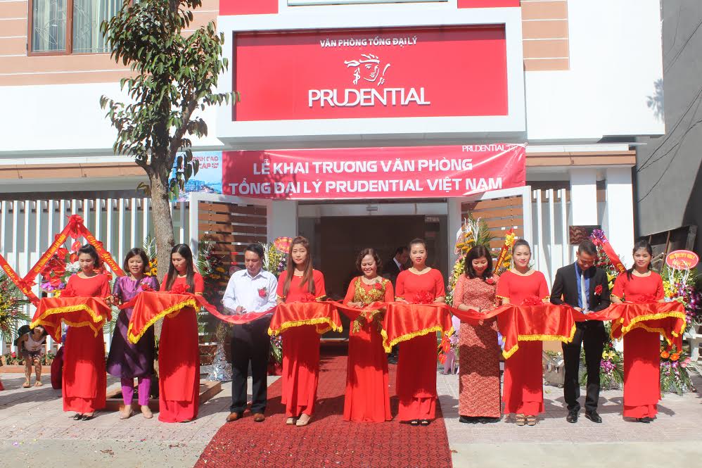 Prudential VN khai truong mo hinh van phong tieu chuan moi