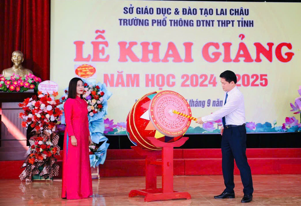 Rộn ràng không khí khai giảng năm học mới ở Lai Châu- Ảnh 2. Rộn ràng không khí khai giảng năm học mới ở Lai Châu- Ảnh 2.