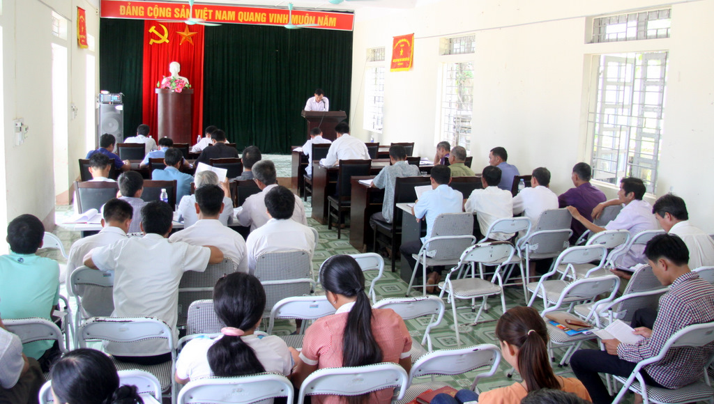 Báo cáo viên xã Mường Kim quán triệt, triển khai các Chỉ thị, Nghị quyết của Đảng đến Bí thư, Trưởng bản, Ban công tác Mặt trận thôn bản