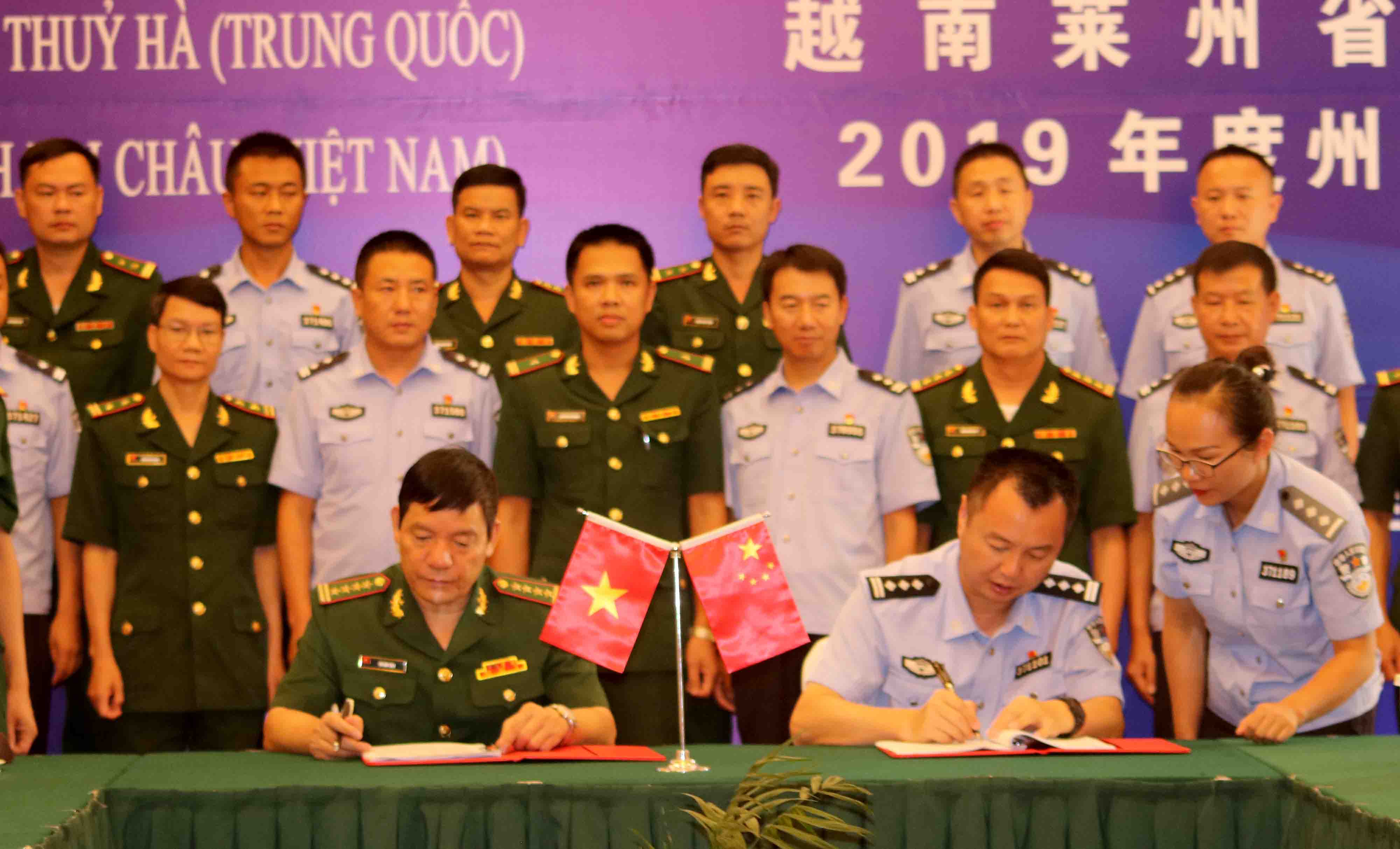 Hội đàm định kỳ công tác biên phòng