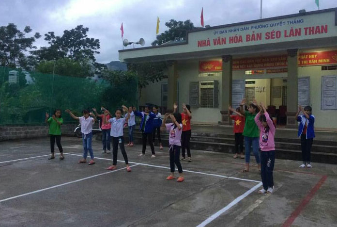 Nhà văn hóa bản Séo Làn Than được xây dựng từ chính tinh thần đoàn kết của Nhân dân theo phương châm “Nhà nước và Nhân dân cùng làm”. 