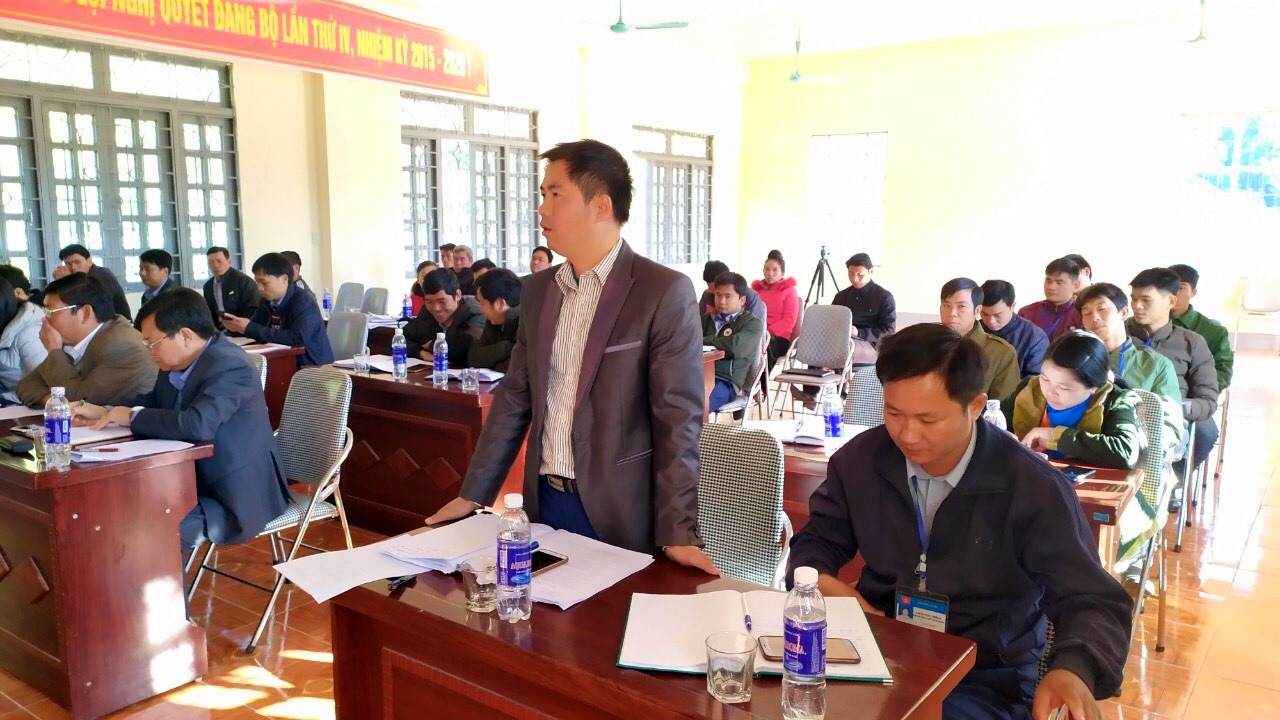 Cử tri xã Tà Mít kiến nghị nâng cấp tuyến đường Nậm Sỏ đi Tà Mít