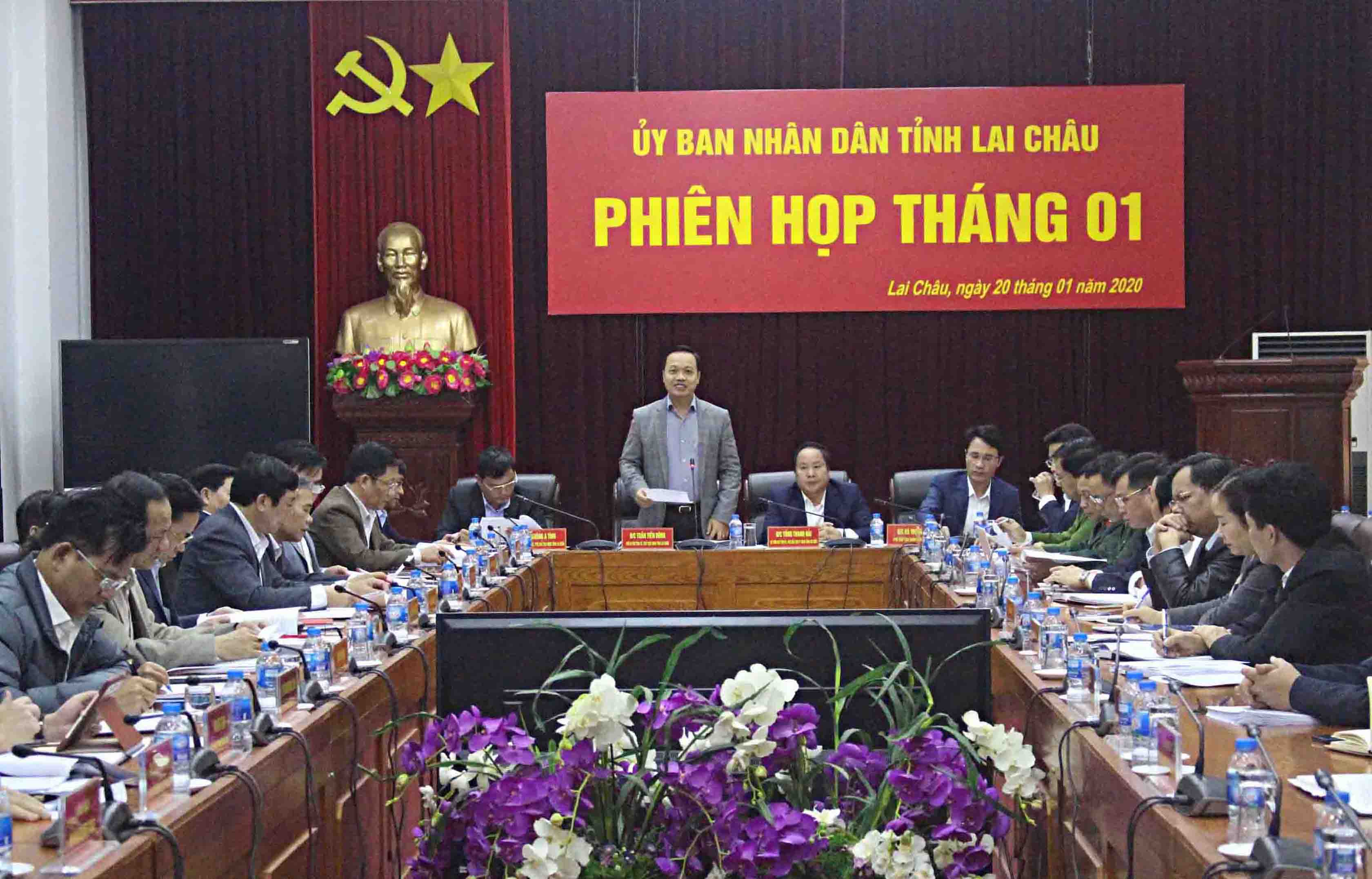 Quang cảnh phiên họp 