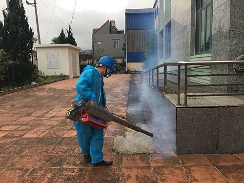 Bảo hiểm Xã hội tỉnh phun hóa chất khử khuẩn toàn bộ cơ quan đợt 2 tăng cường phòng, chống Covid - 19.