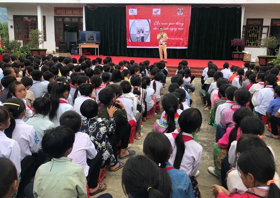 "An toàn giao thông cho nụ cười ngày mai"