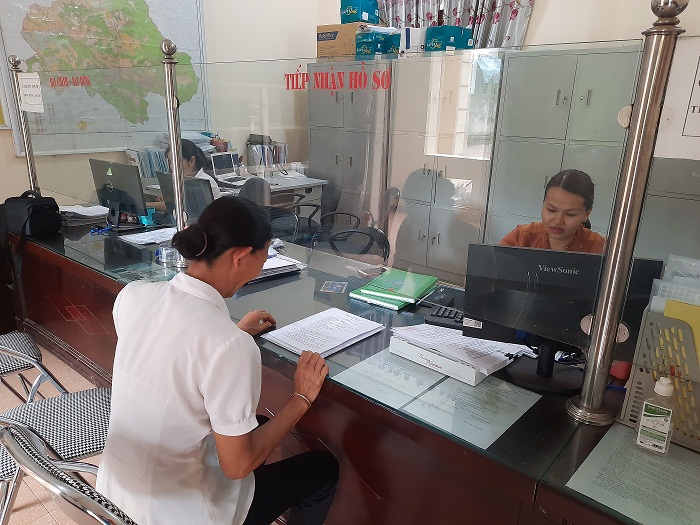 Tiếp tục thực hiện cải cách hành chính, đáp ứng yêu cầu người dân là một trong những nhiệm vụ để xây dựng thị trấn Phong Thổ văn minh, hiện đại