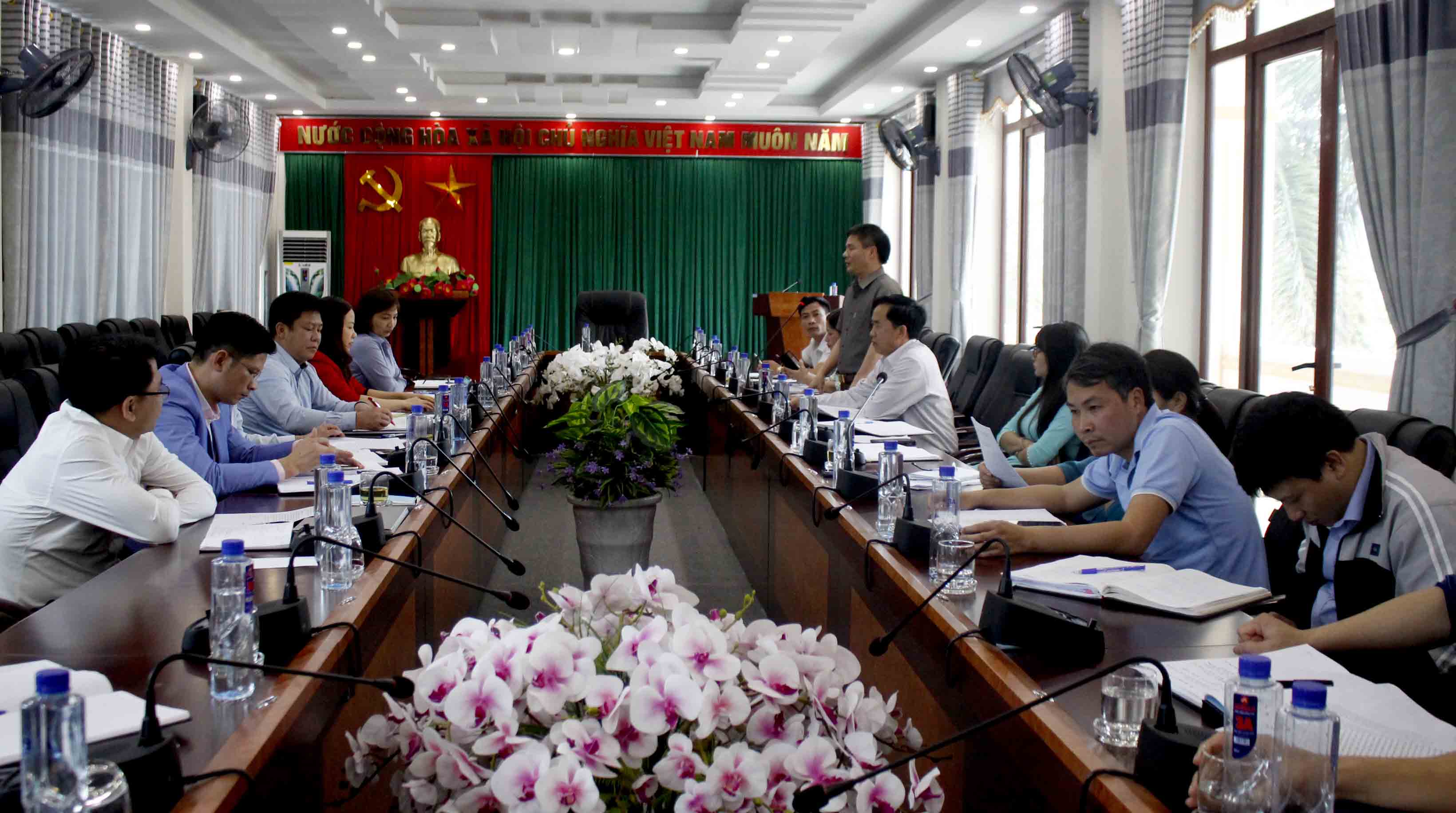 Đoàn công tác Sở Văn hóa - Thể thao và Du lịch làm việc với UBND huyện Than Uyên