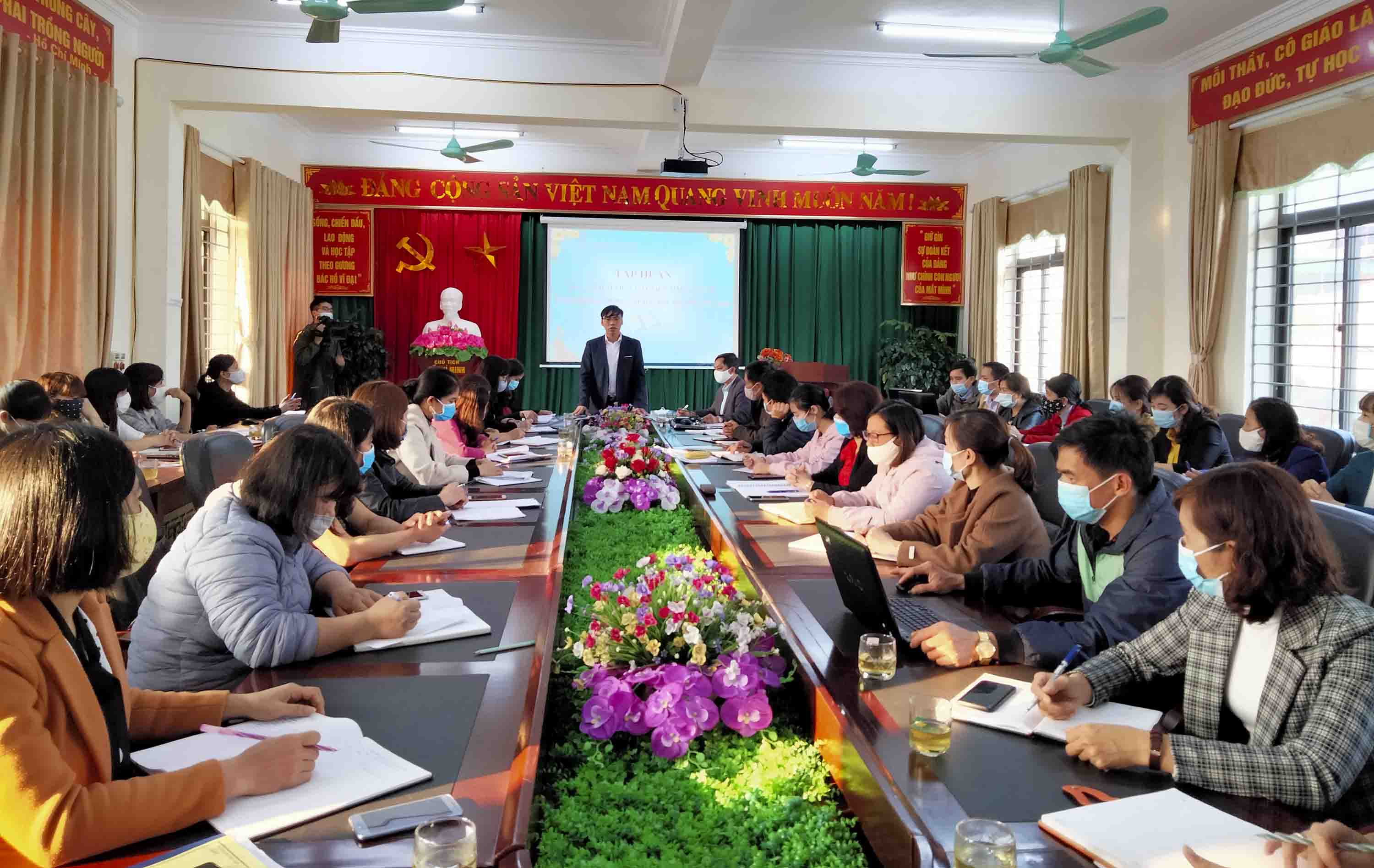 Quang cảnh lớp tập huấn.