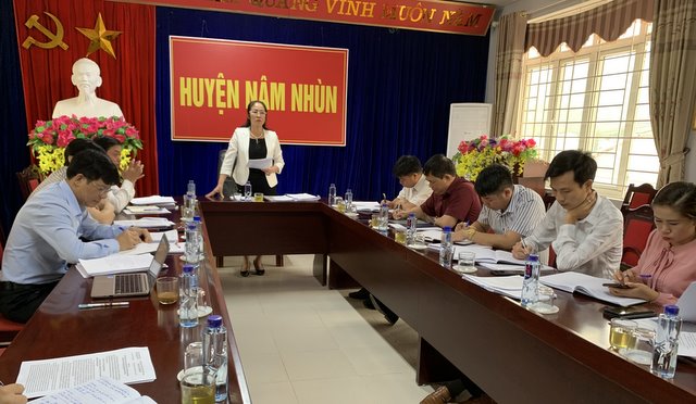 Quang cảnh làm việc tại UBND huyện