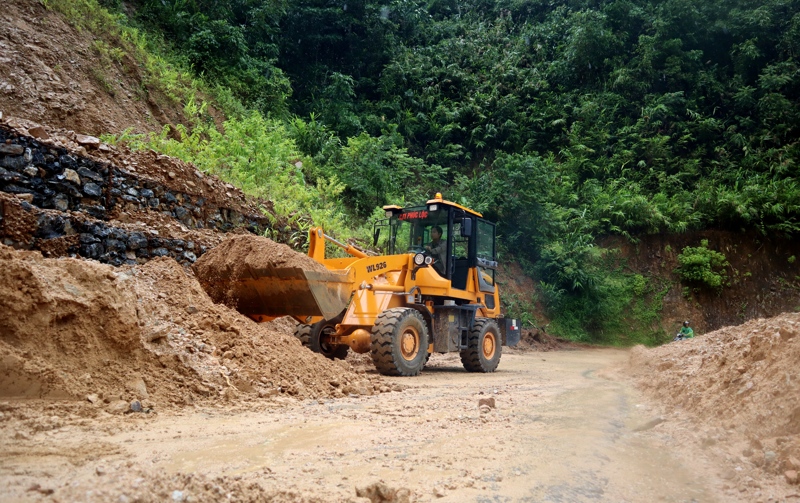 Điểm sạt lở trên các tuyến đường giao thông huyện Nậm Nhùn, được khắc phục kịp thời, đảm bảo thông suốt trong mùa mưa lũ.