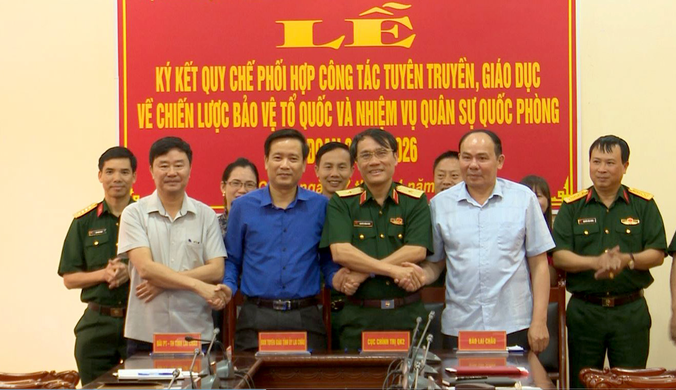 Đại diện các đơn vị lý kết quy chế phối hợp.