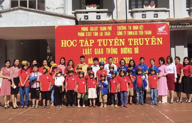 Hơn 500 giáo viên, học sinh được tuyên truyền Luật Giao thông đường bộ