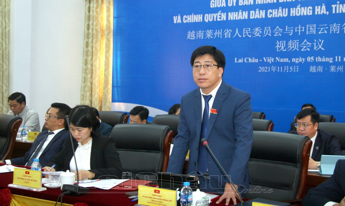  Lãnh đạo huyện Phong Thổ (Lai Châu) phát biểu tại Hội nghị trực tuyến.