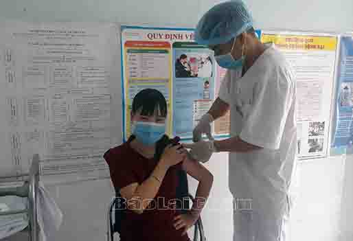 Đẩy mạnh tiêm vắc-xin phòng Covid-19