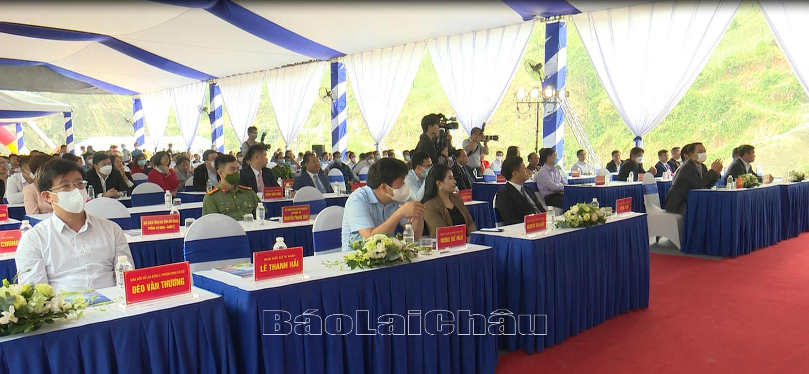 Đại biểu dự Lễ khánh thành.