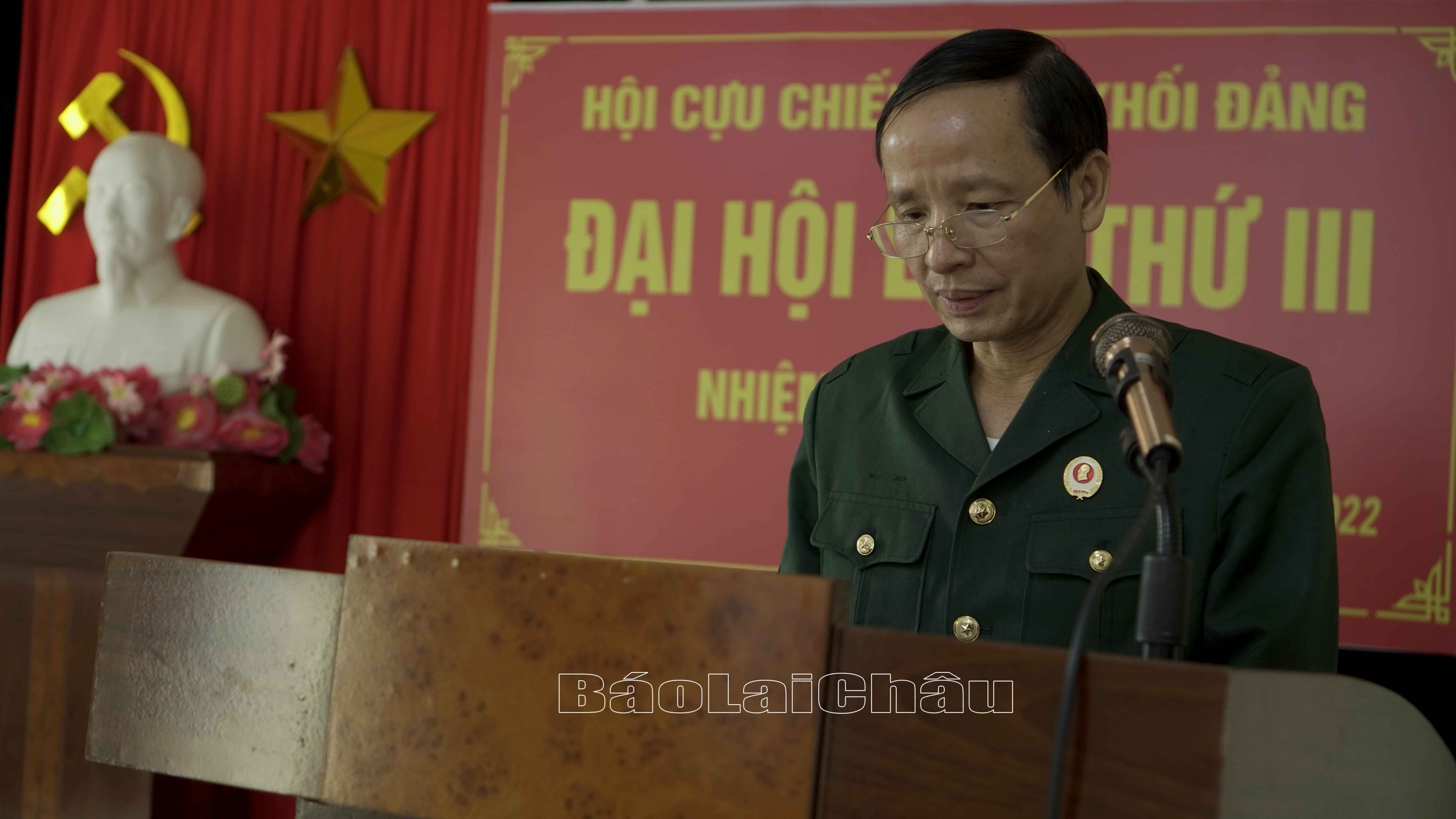 Đồng chí Nguyễn Viết Mạnh -Tổng Biên tập Báo Lai Châu, Chủ tịch Hội Cựu chiến binh Khối Đảng tỉnh phát biểu bế mạc Đại hội.