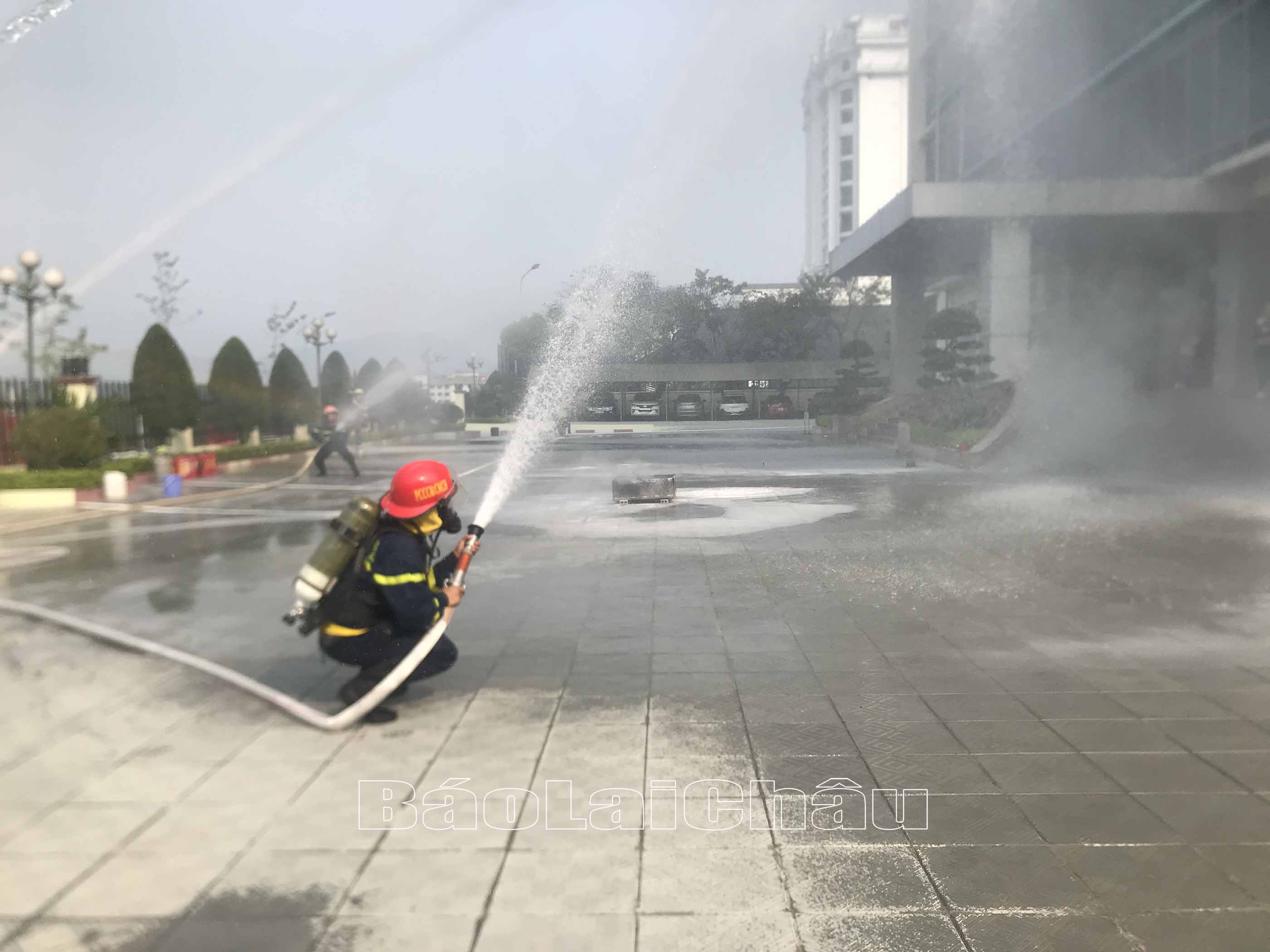 67 cán bộ, nhân viên tham gia huấn luyện nghiệp vụ phòng cháy chữa cháy