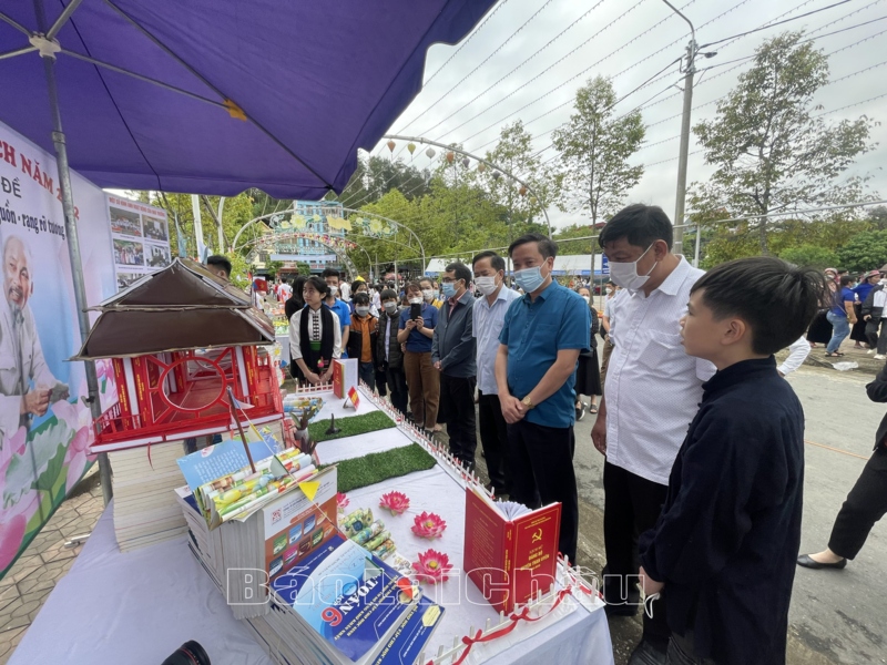 Than Uyên: Ngày hội sách năm 2022