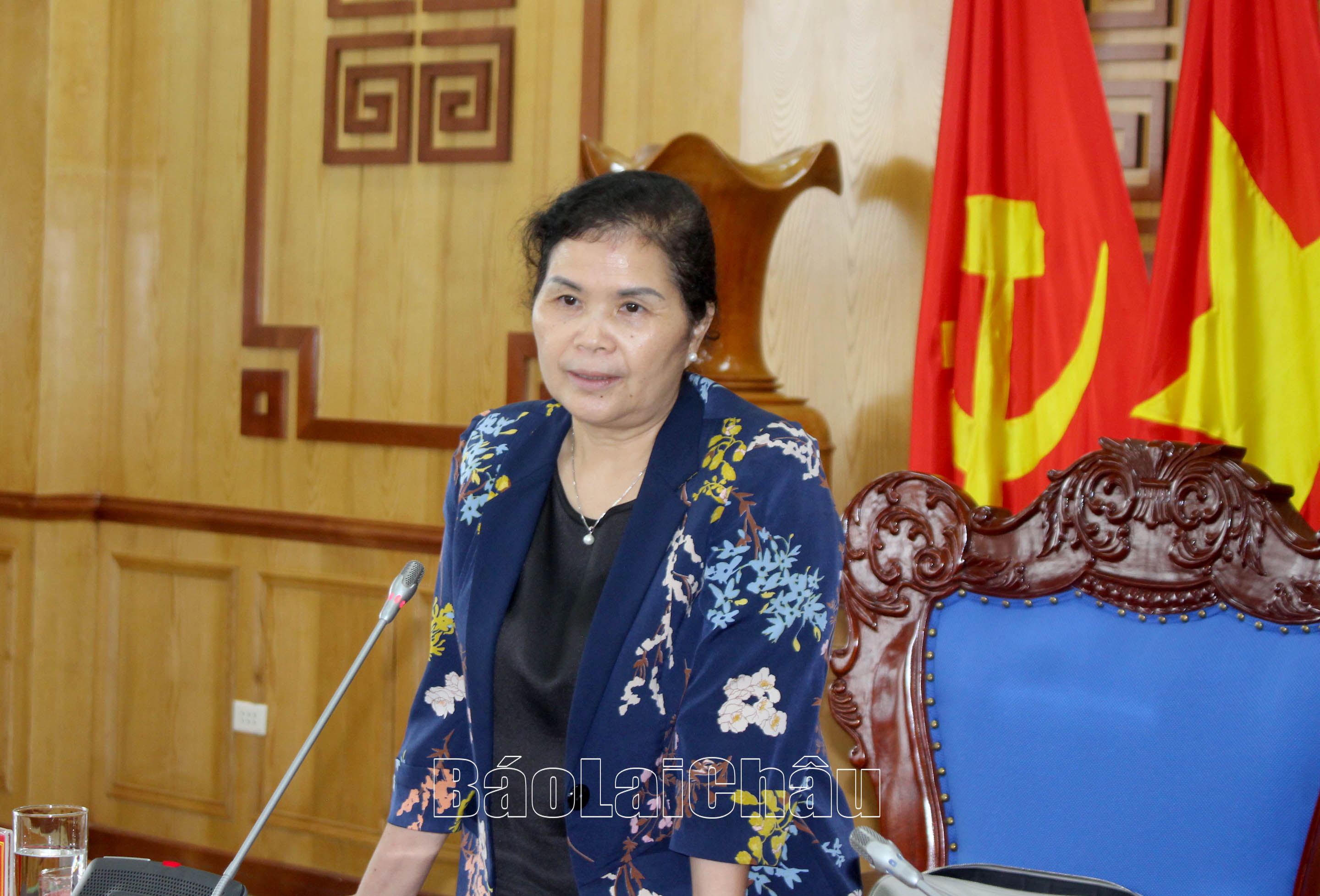 Đồng chí Giàng Páo Mỷ - Bí thư Tỉnh ủy phát biểu tại buổi làm việc với Đoàn công tác của Đại tướng Đỗ Bá Tỵ. 