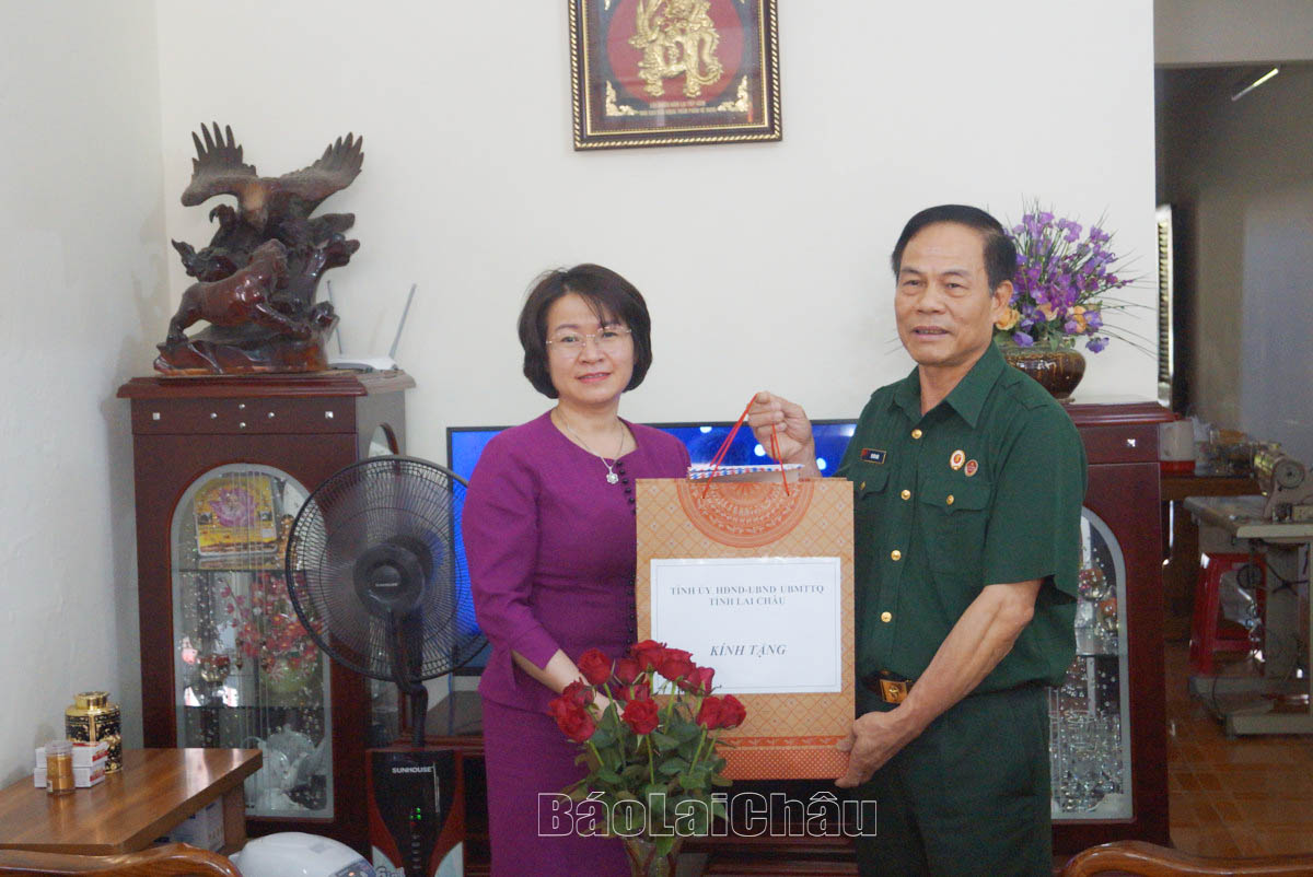 tặng quà