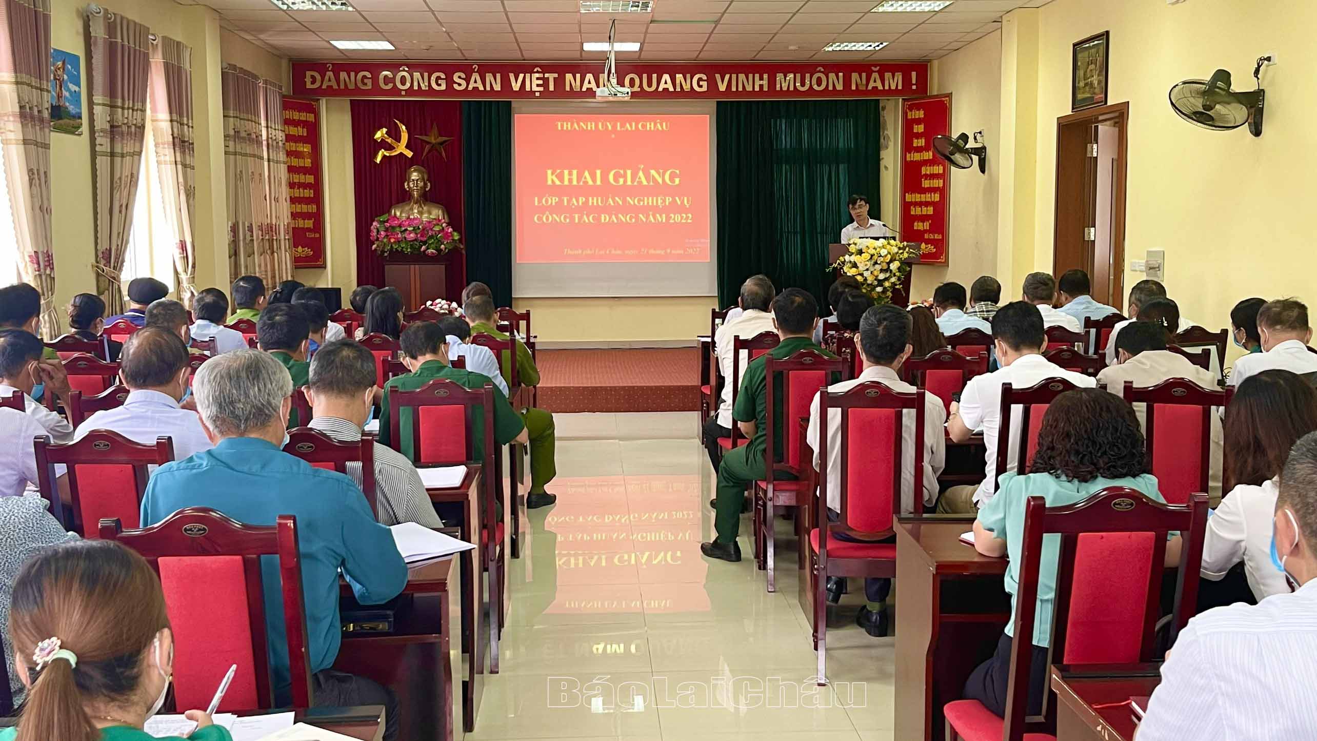 Quang cảnh lễ khai giảng.