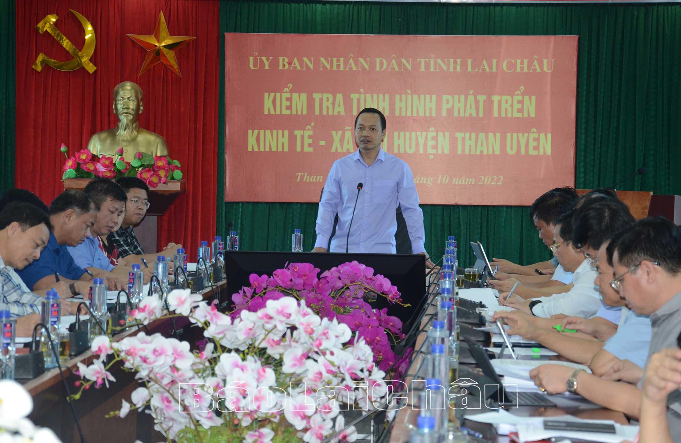 Chủ tịch UBND tỉnh Trần Tiến Dũng kiểm tra thực hiện nhiệm vụ 9 tháng tại huyện Than Uyên
