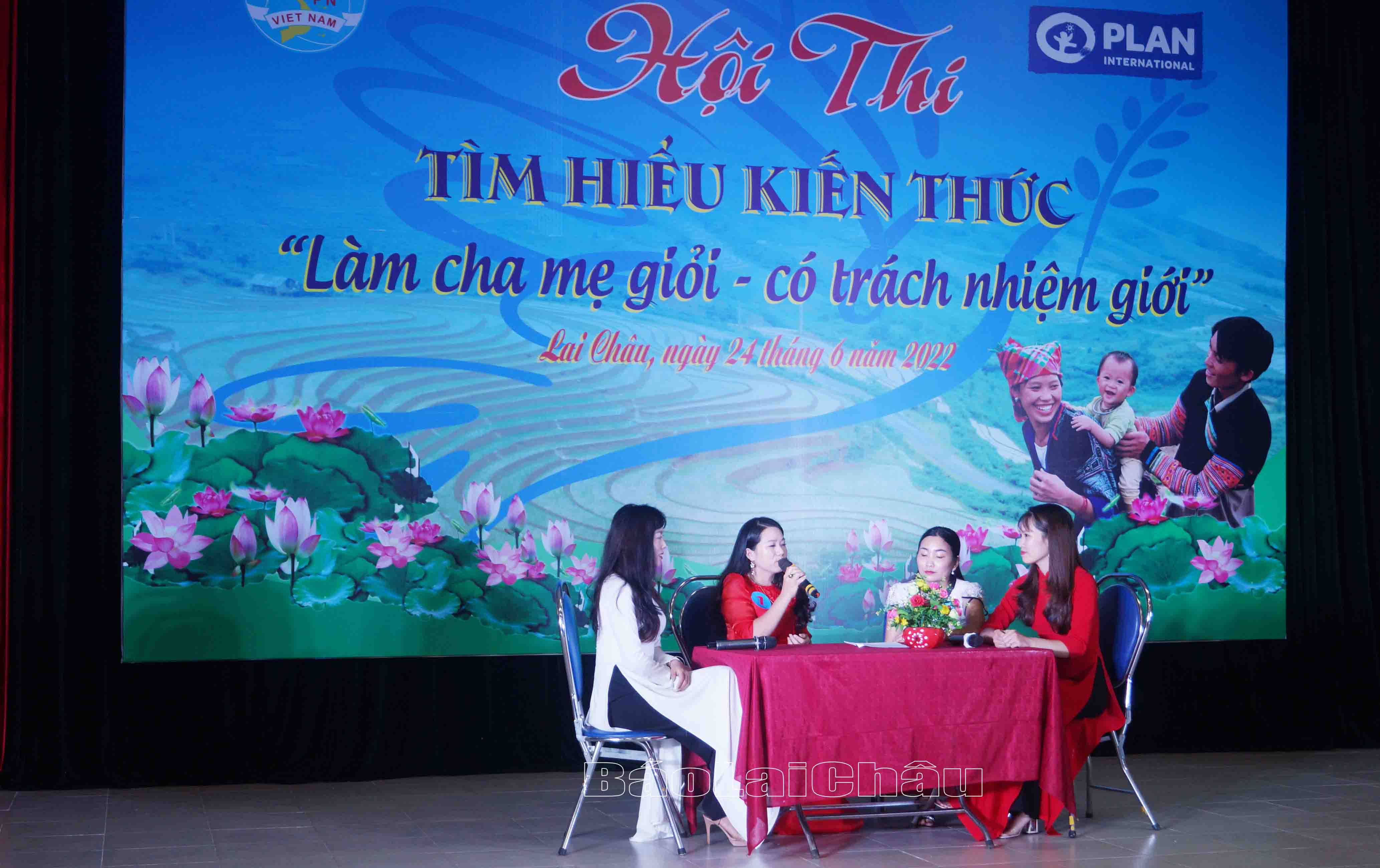 Hội Liên hiệp Phụ nữ tỉnh thường xuyên tổ chức các hoạt động giúp hội viên nâng cao nhận thức về xây dựng gia đình hạnh phúc. Hội Liên hiệp Phụ nữ tỉnh thường xuyên tổ chức các hoạt động giúp hội viên nâng cao nhận thức về xây dựng gia đình hạnh phúc.