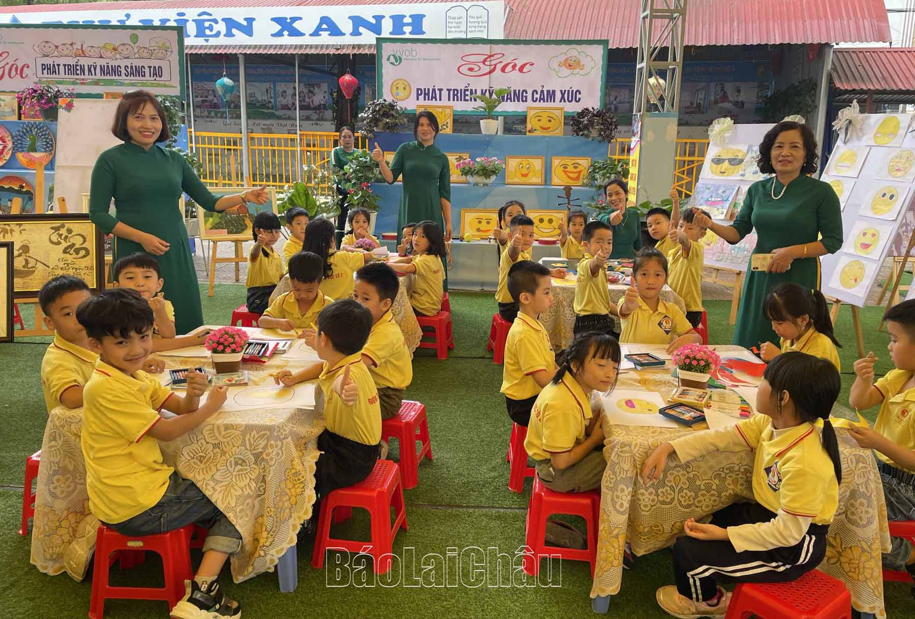 Học sinh trường Tiểu học số 2 (thành phố Lai Châu) tham gia học động ngoại khóa.