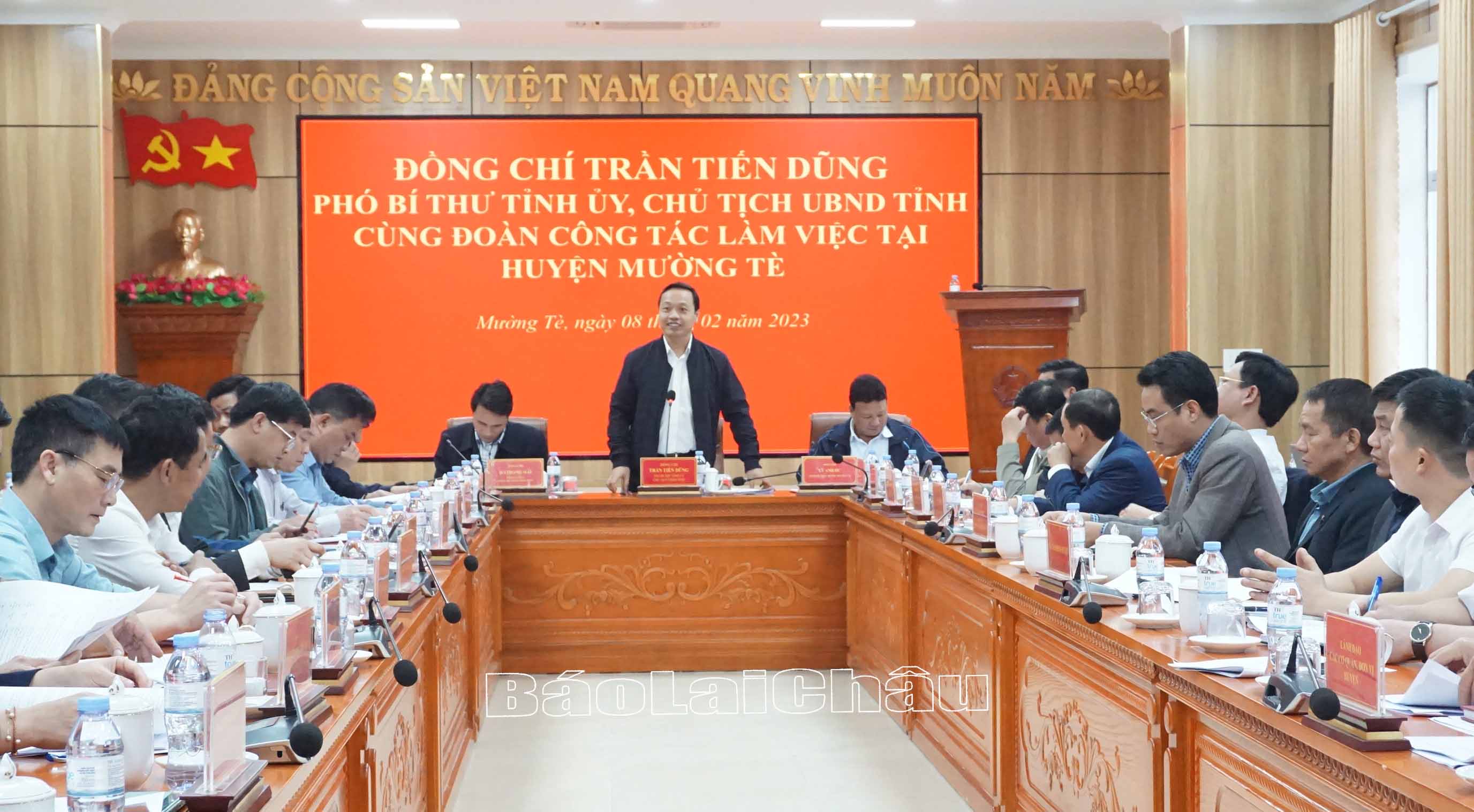 Chủ tịch UBND tỉnh Trần Tiến Dũng làm việc tại huyện Mường Tè