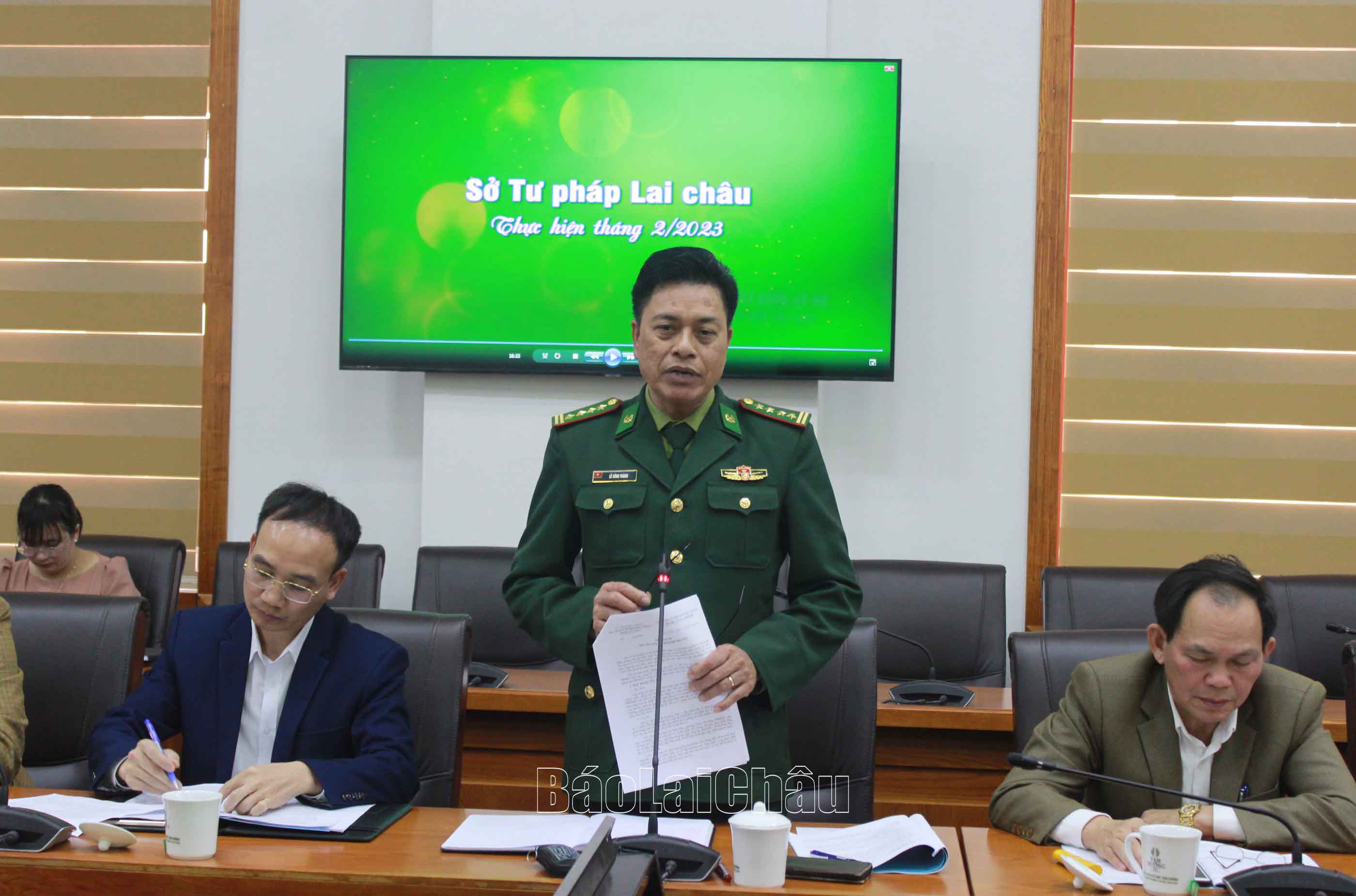 Đại biểu tham gia phát biểu tại hội nghị.