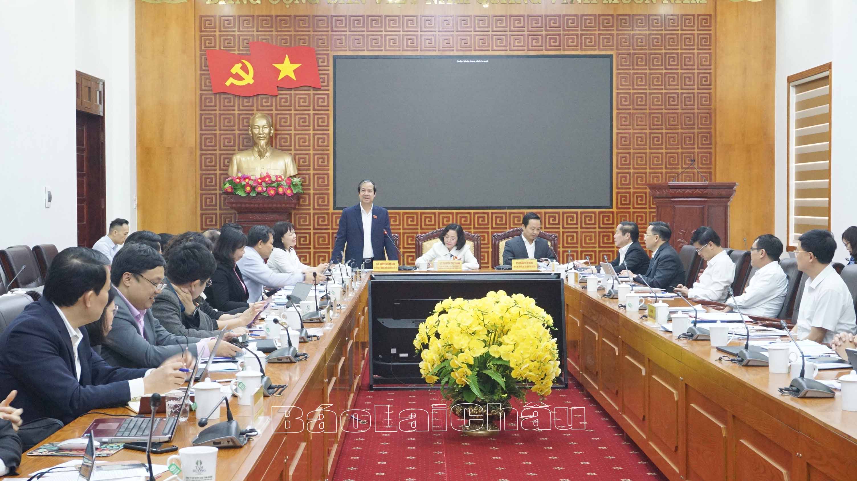 Bộ trưởng sơn phát biểu.