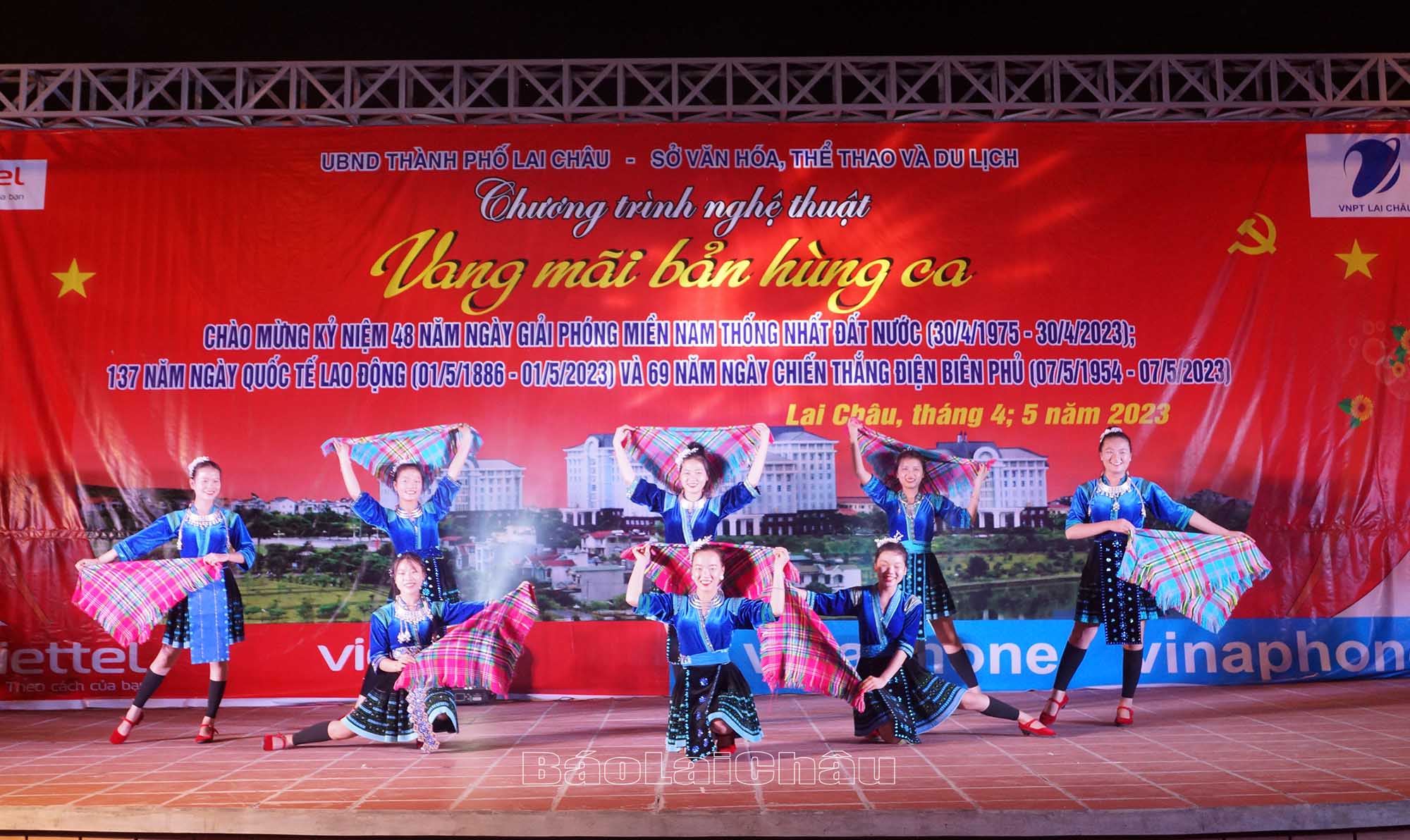 Đội văn nghệ bản Sùng Chô, xã Sùng Phài.
