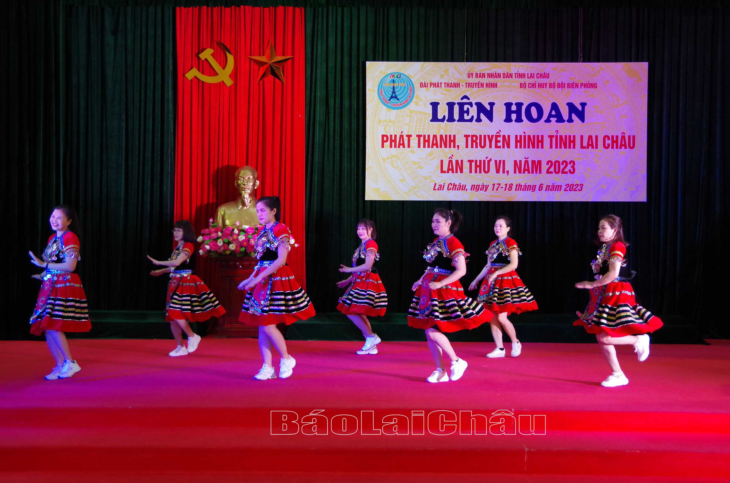qư