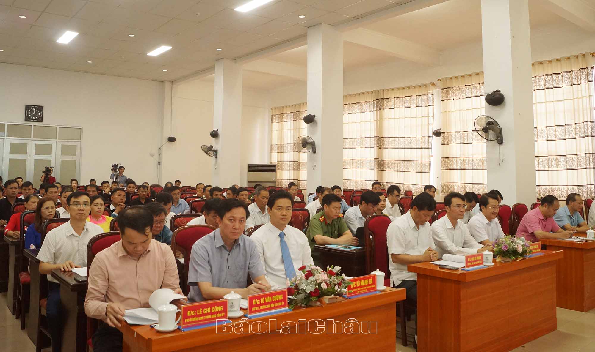 Quang cảnh hội nghị.