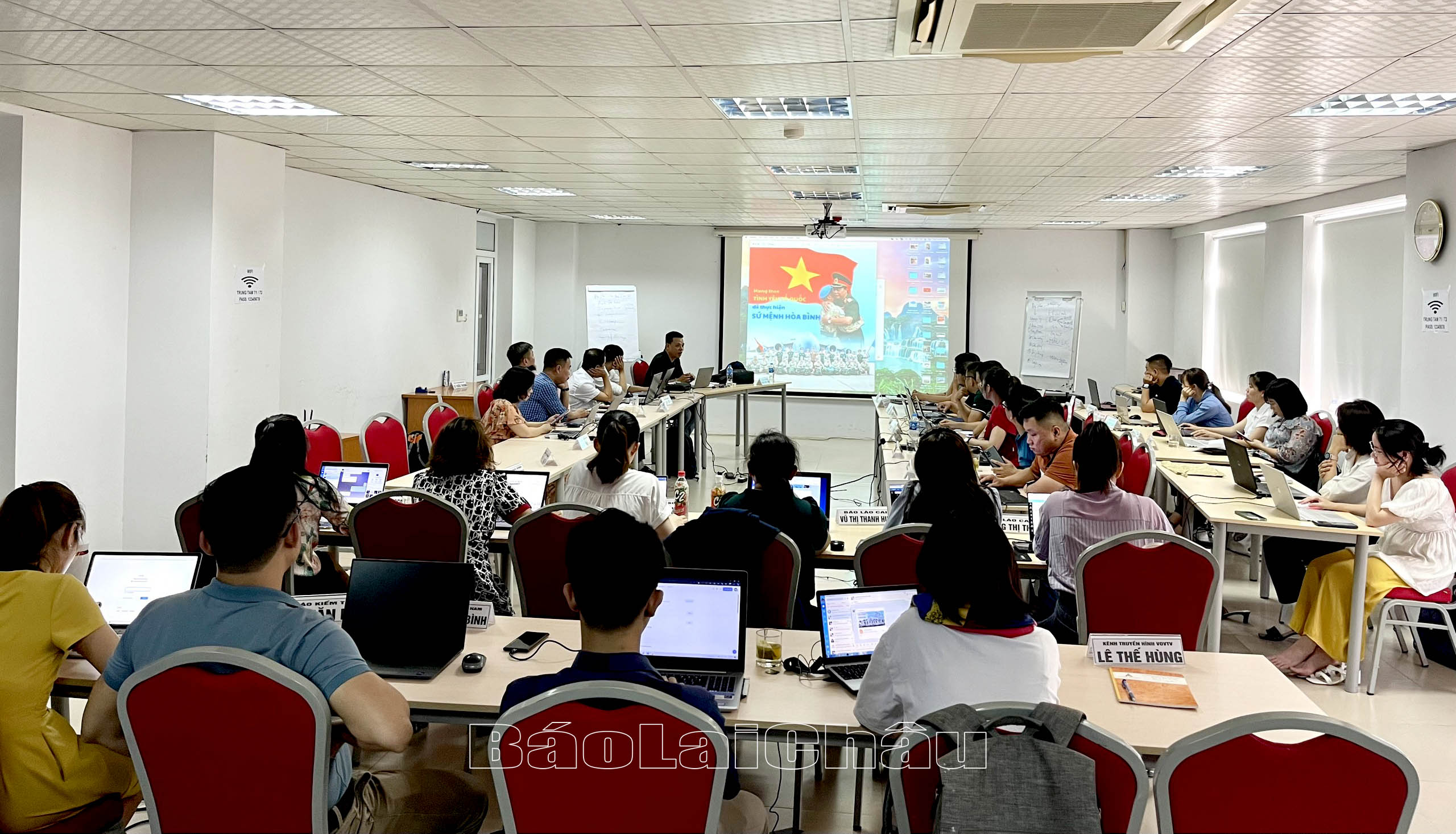 Quang cảnh lớp bồi dưỡng. 