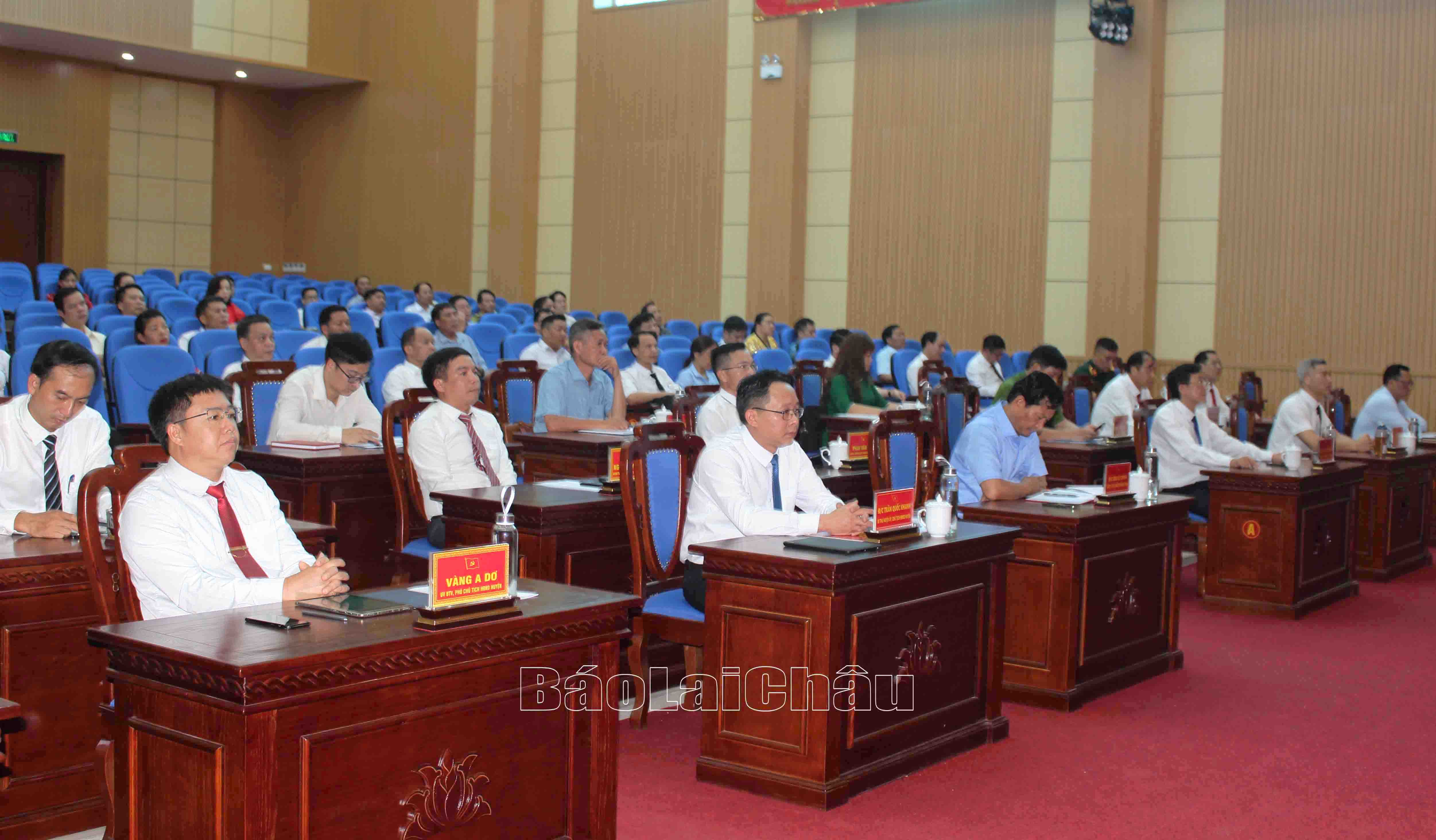 Sơ kết giữa nhiệm kỳ thực hiện Nghị quyết Đại hội Đảng bộ huyện Nậm Nhùn lần thứ III