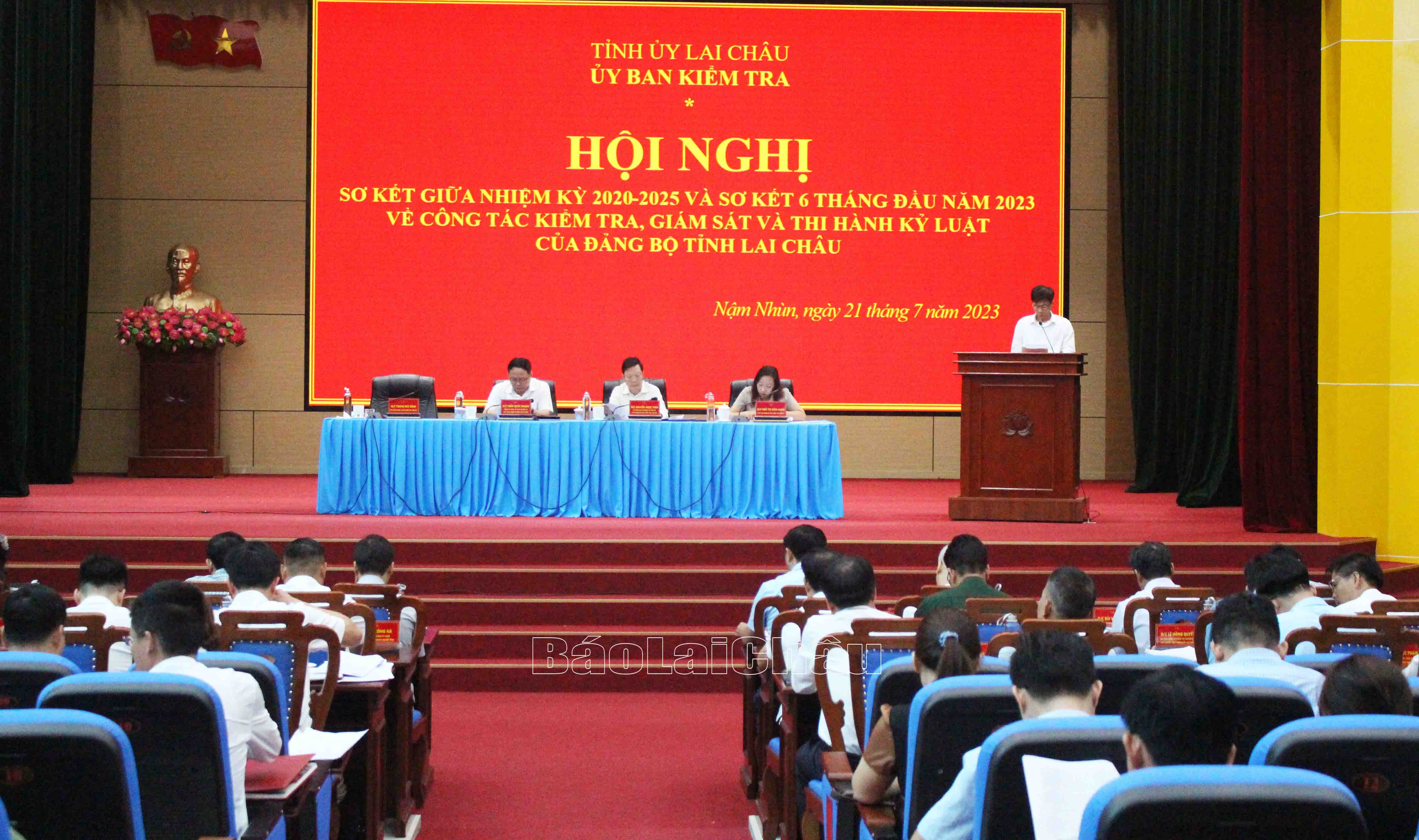 Quang cảnh hội nghị.
