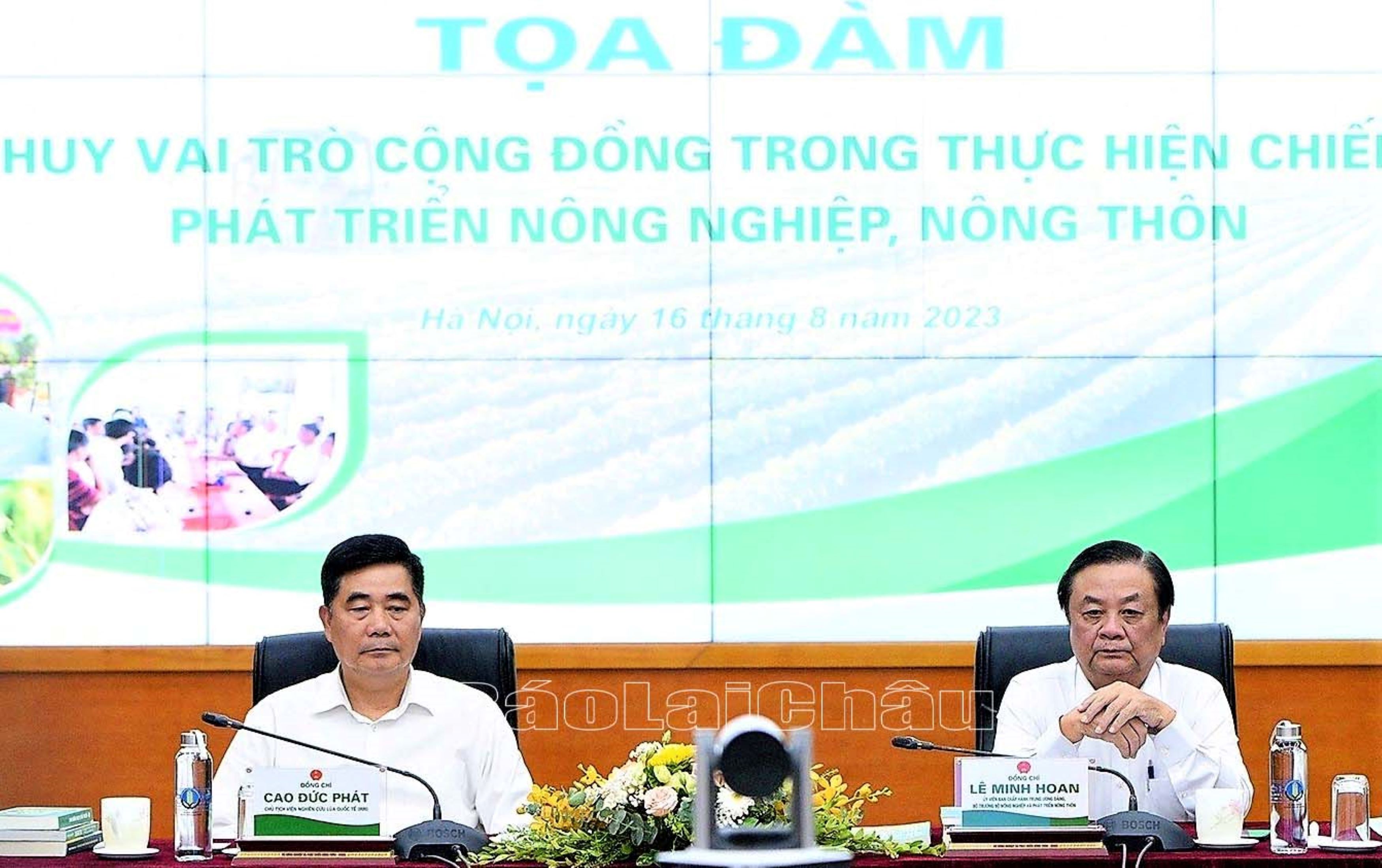 Các đồng chí chủ trì buổi tọa đàm