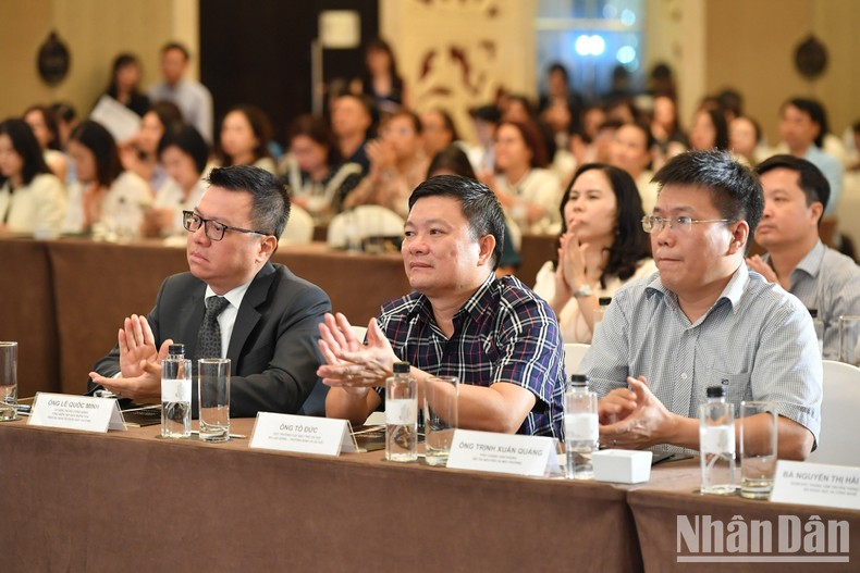 Các đại biểu tham dự Lễ công bố Giải thưởng hành động vì cộng đồng - Human Act Prize. (Ảnh: Thành Đạt) Các đại biểu tham dự Lễ công bố Giải thưởng hành động vì cộng đồng - Human Act Prize. (Ảnh: Thành Đạt)