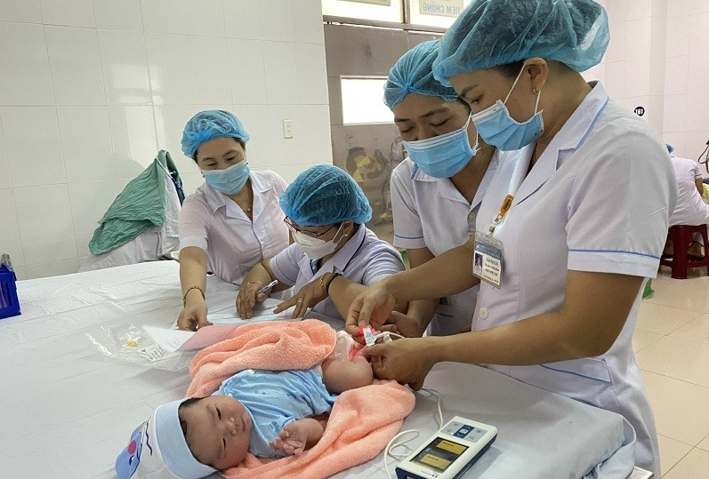 Bảo đảm công bằng trong chính sách cho viên chức y tế, dân số