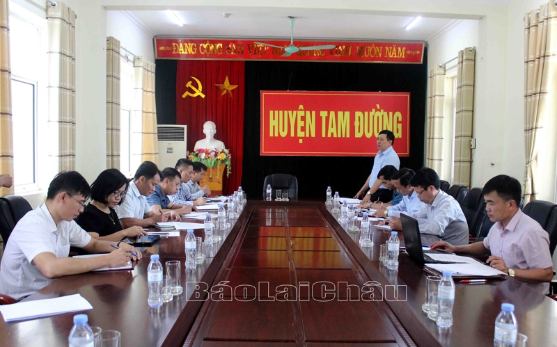 Quang cảnh buổi làm việc.