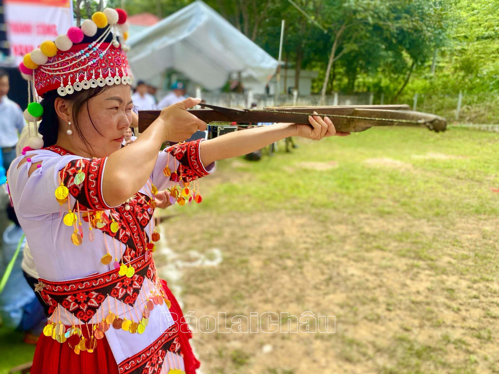 Bí thư Tỉnh ủy Giàng Páo Mỷ dự Ngày hội Đại đoàn kết toàn dân tộc xã ...