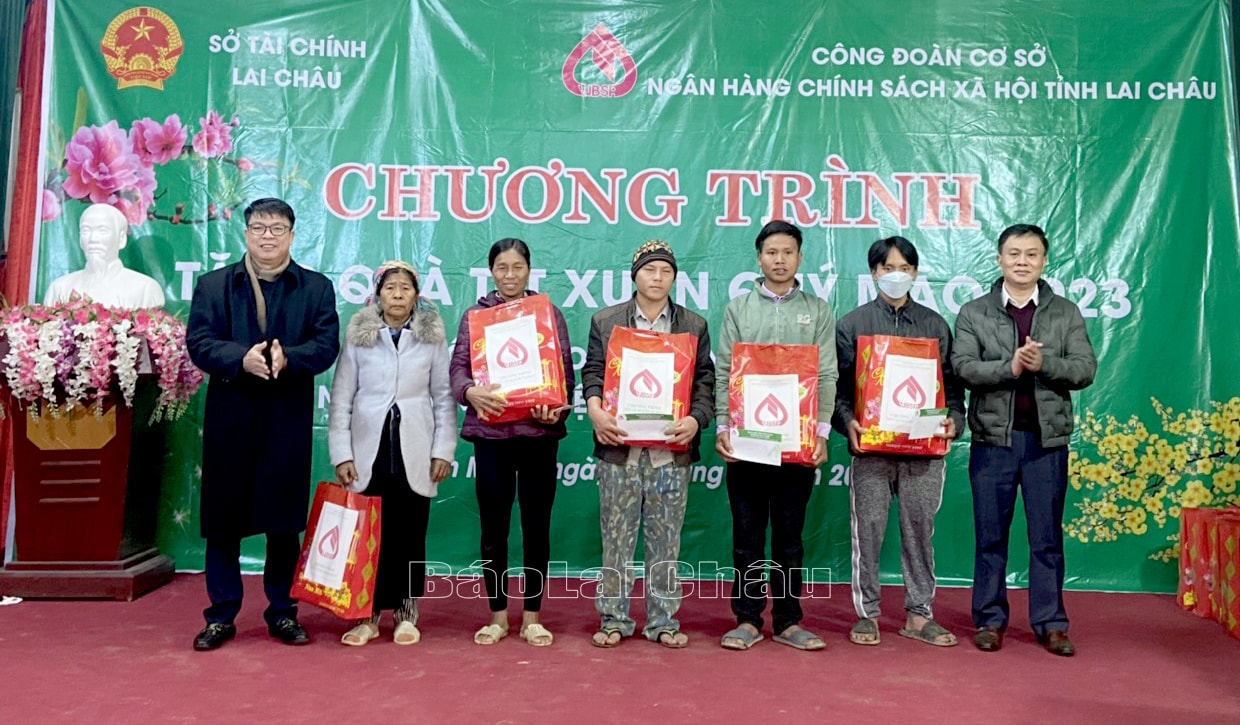 Đảng bộ tỉnh vận dụng tư tưởng Hồ Chí Minh để lãnh đạo, chỉ đạo thực hiện chính sách an sinh xã hội, xóa đói giảm nghèo qua các thời kỳ lịch sử Đảng bộ tỉnh vận dụng tư tưởng Hồ Chí Minh để lãnh đạo, chỉ đạo thực hiện chính sách an sinh xã hội, xóa đói giảm nghèo qua các thời kỳ lịch sử