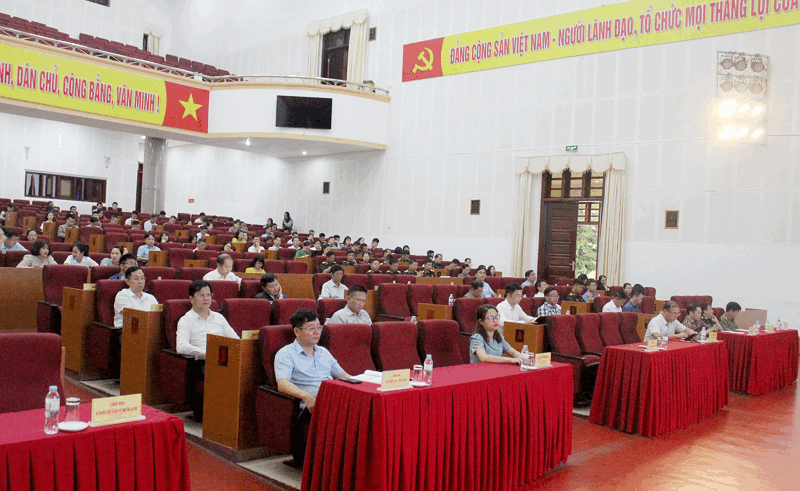 Đại biểu dự hội nghị.
