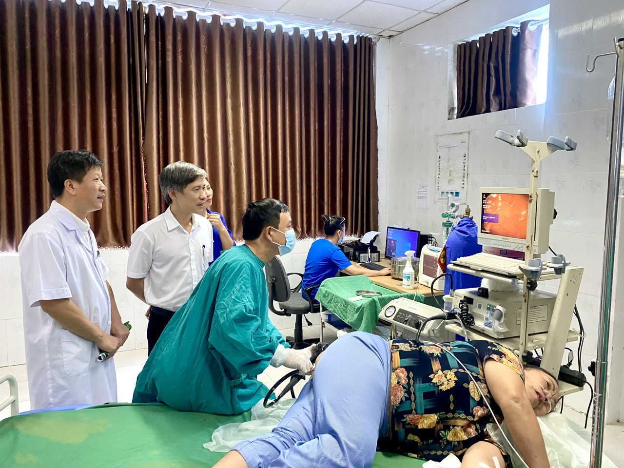 … khảo sát thực tế tại Khoa Hồi sức tích cực chống độc 