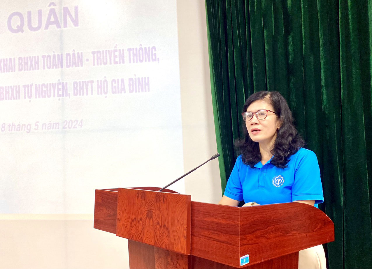 Đồng chí Vũ Thị Hoài Gương – Phó Giám đốc BHXH tỉnh phát biểu khai mạc tại lễ ra quân.