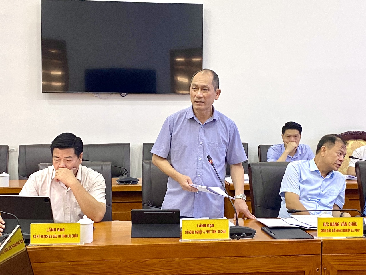 Lãnh đại Sở Nông nghiệp và Phát triển nông thôn báo cáo kết quả công tác PCTT&TKCN 6 tháng đầu năm 2024.