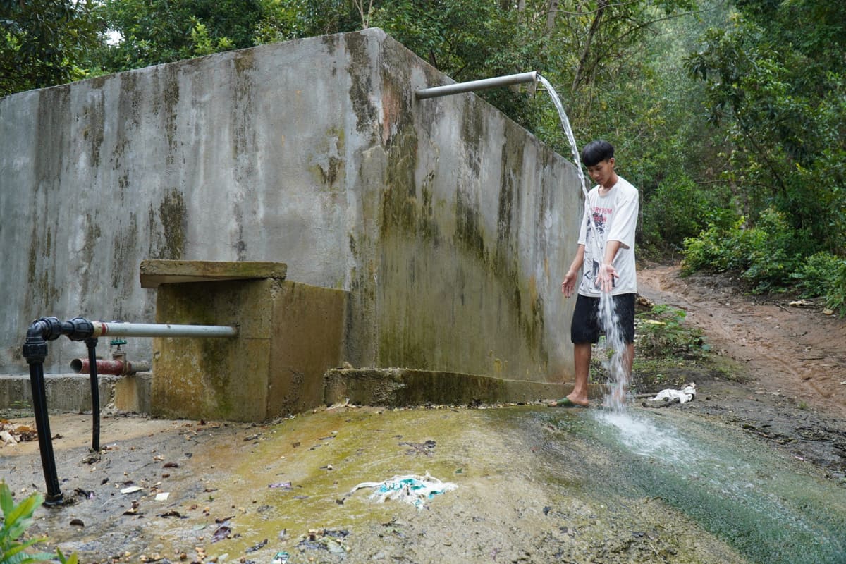 Nước sạch về bản