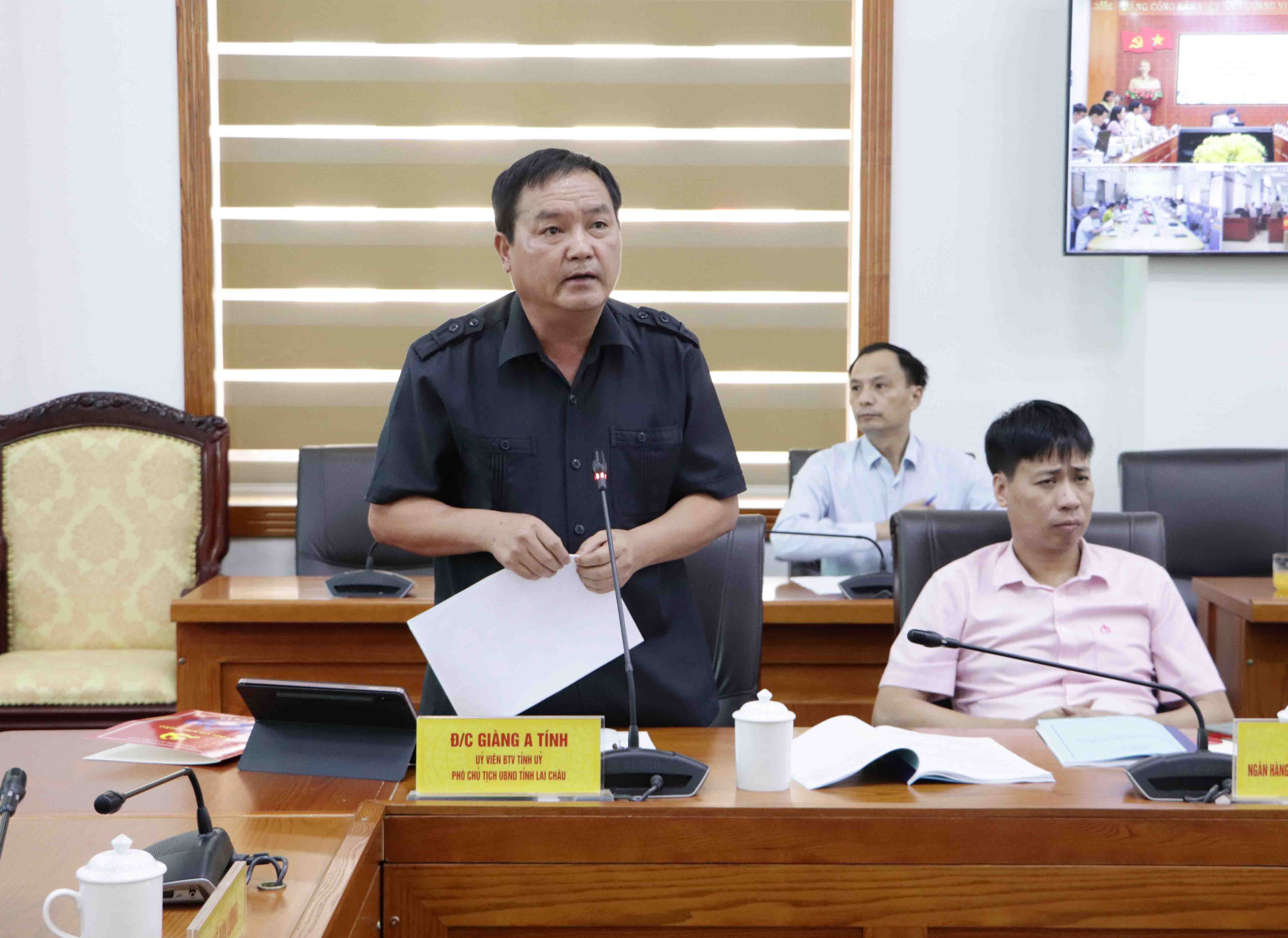 Đồng chí Giàng A Tính - Ủy viên Ban Thường vụ Tỉnh ủy, Phó Chủ tịch UBND tỉnh chủ trì phần thảo luận.
