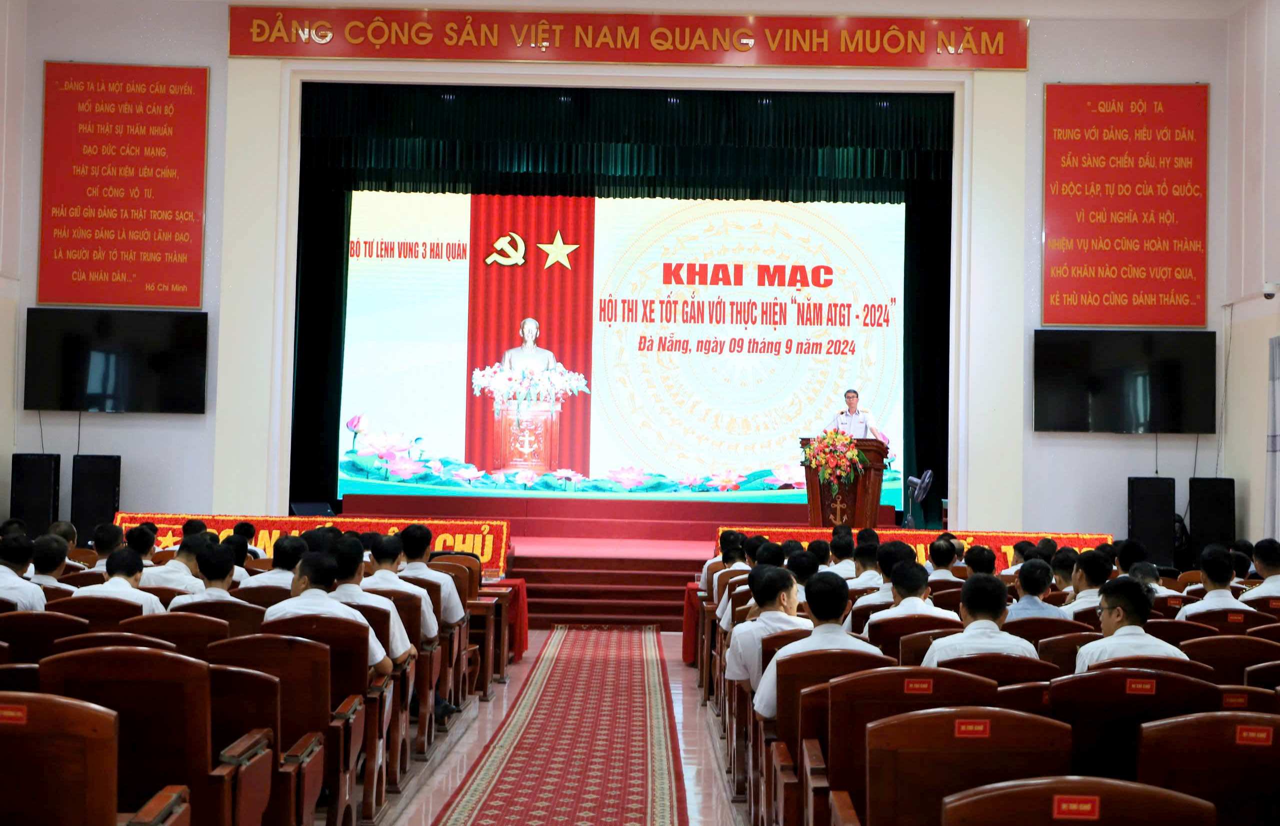 Quang cảnh hội thi.